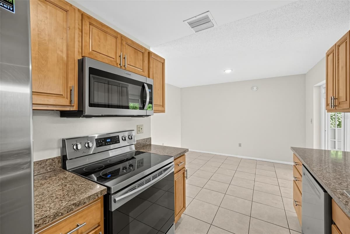 461 MERCER STREET — photo 6 of 18