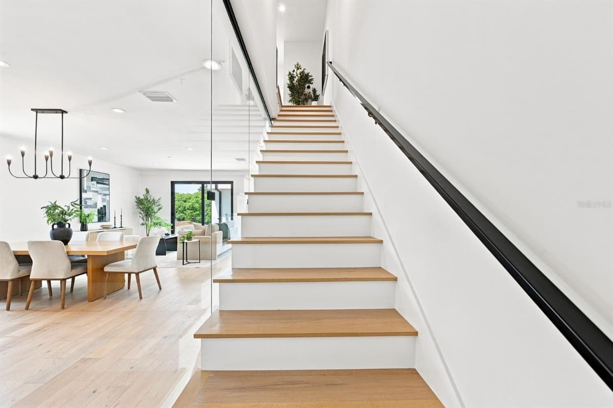 310 COLUMBUS DRIVE — photo 12 of 31