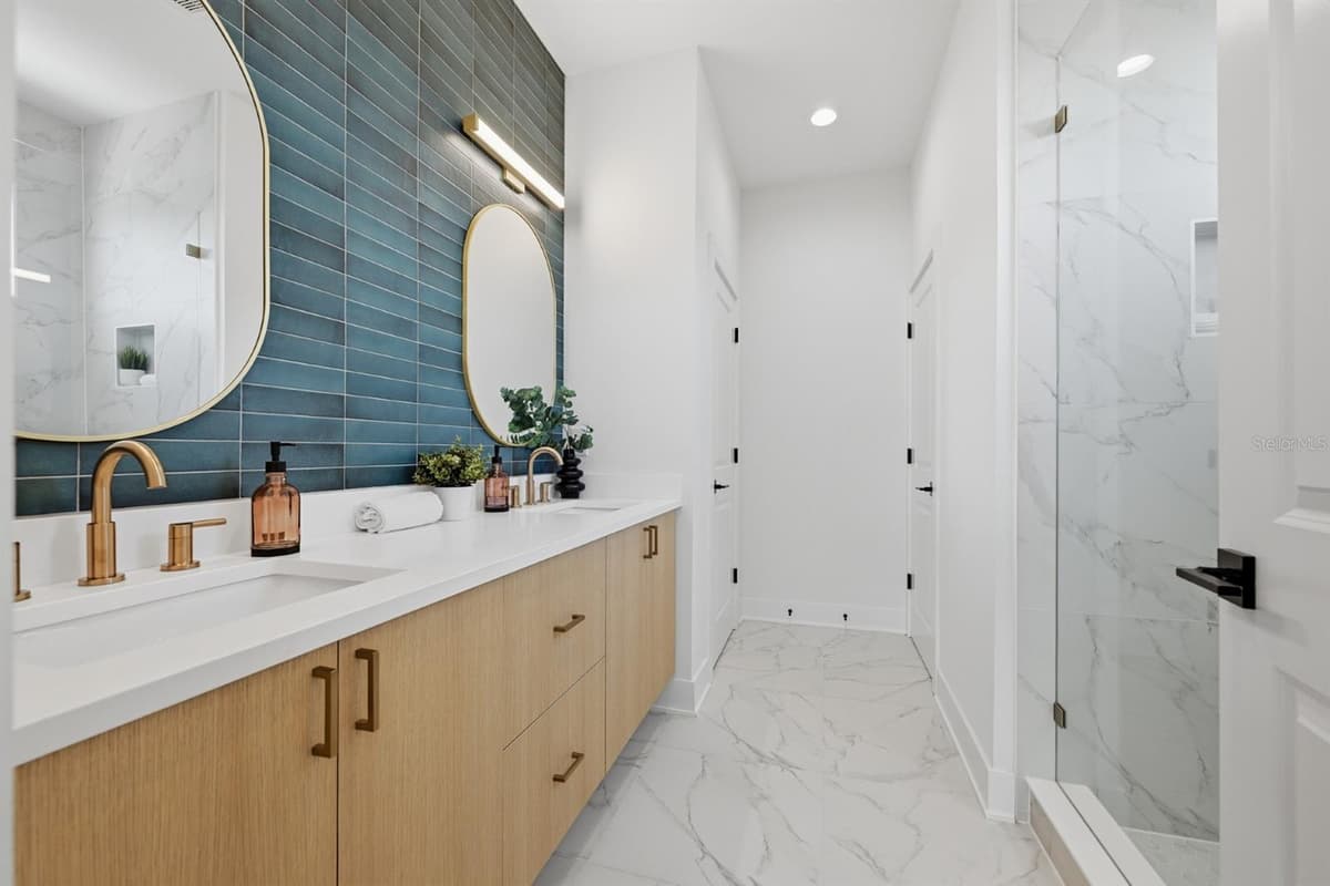 310 COLUMBUS DRIVE — photo 16 of 31