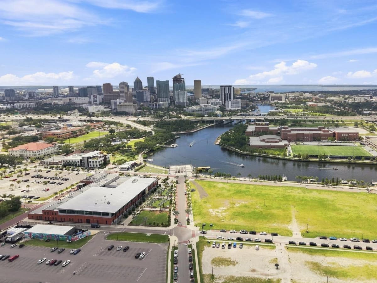 310 COLUMBUS DRIVE — photo 30 of 31