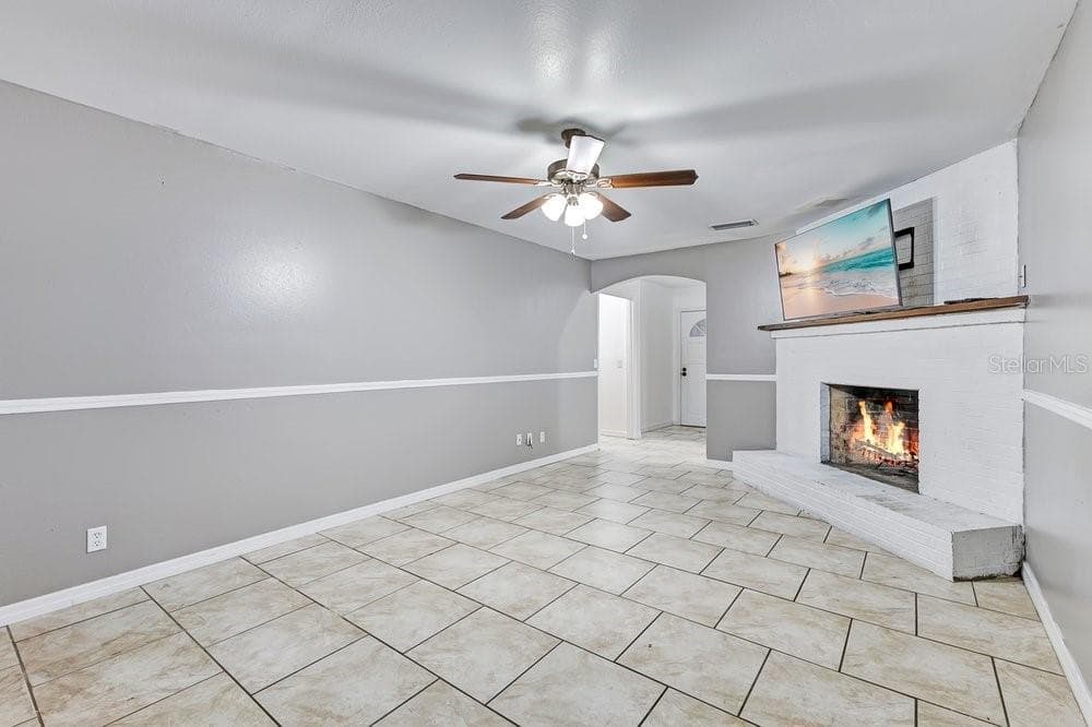 506 CLAYTON CIRCLE — photo 3 of 26