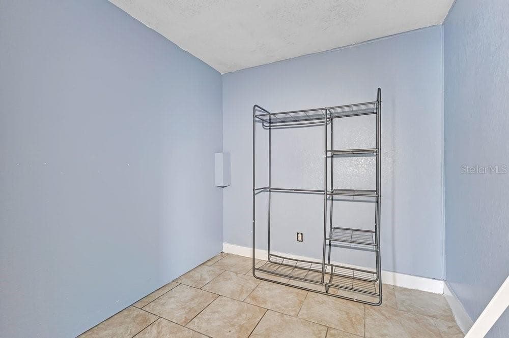 506 CLAYTON CIRCLE — photo 9 of 26