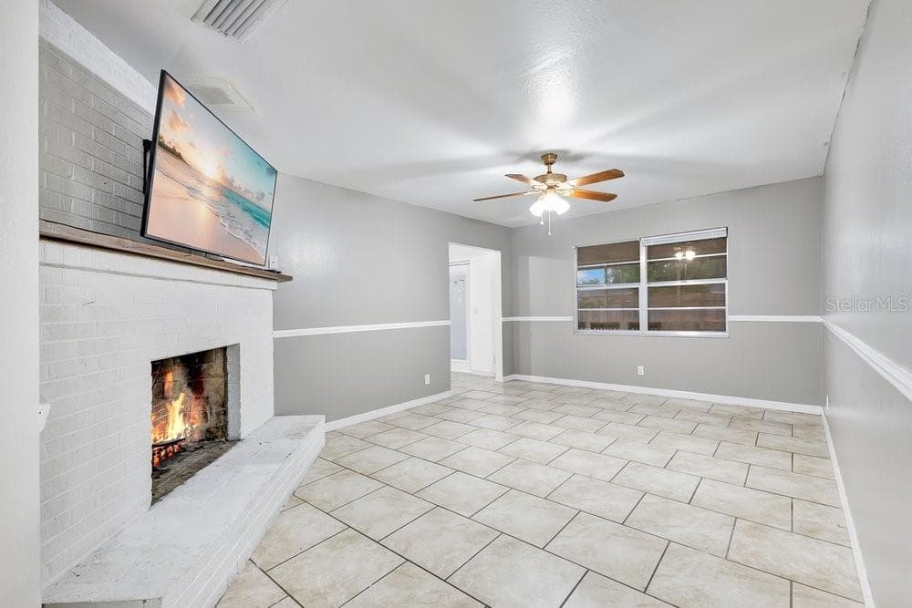 506 CLAYTON CIRCLE — photo 4 of 26