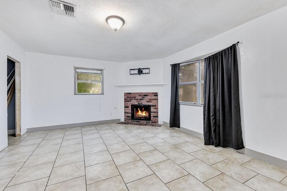 506 CLAYTON CIRCLE — photo 11 of 26