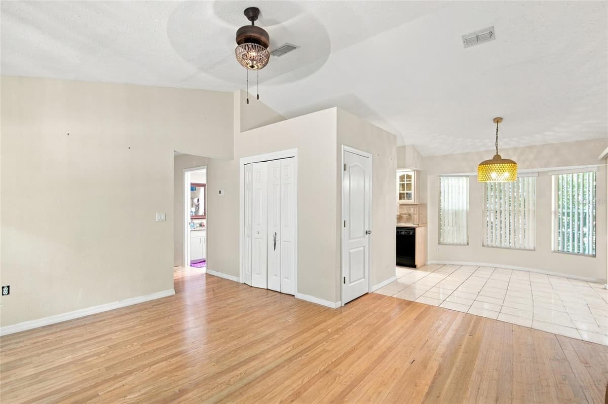 37117 FOXRUN PLACE — photo 4 of 21