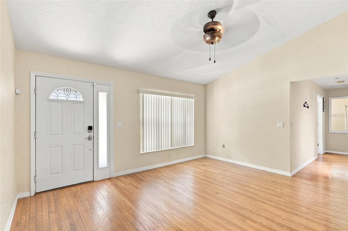 37117 FOXRUN PLACE — photo 2 of 21