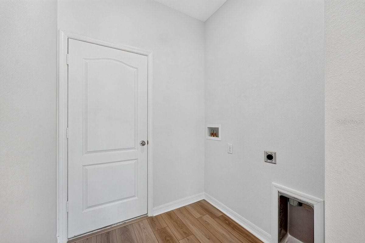 1669 MONTAGUE STREET — photo 21 of 31