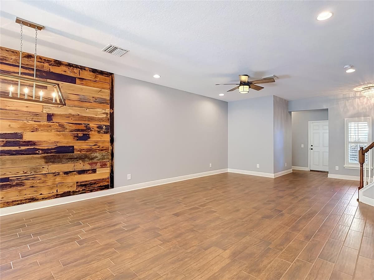 30305 SOUTHWELL LANE — photo 21 of 48