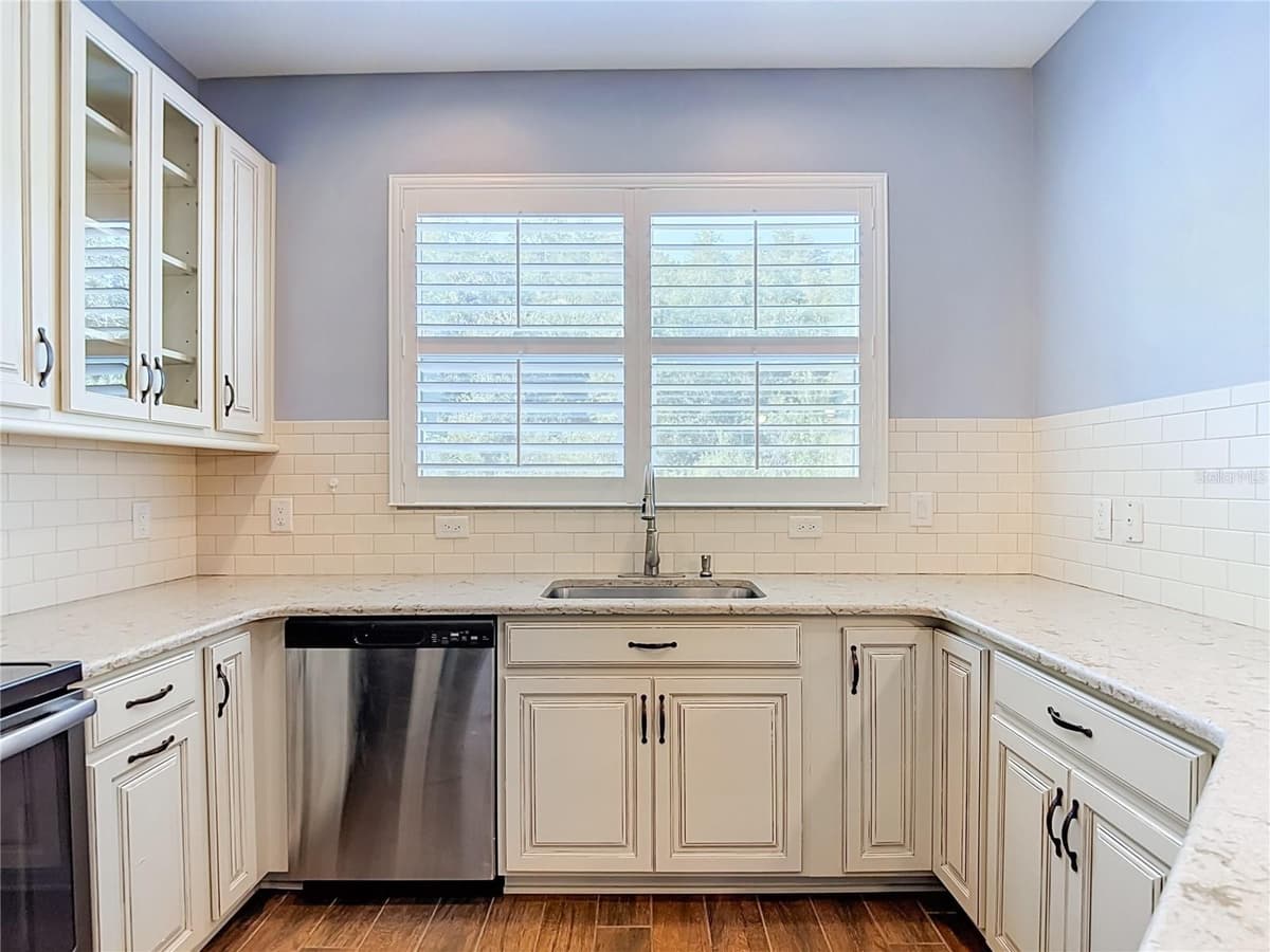 30305 SOUTHWELL LANE — photo 19 of 48