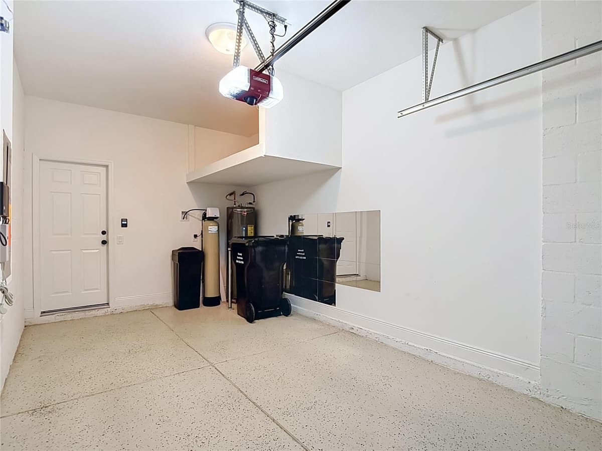 30305 SOUTHWELL LANE — photo 42 of 48