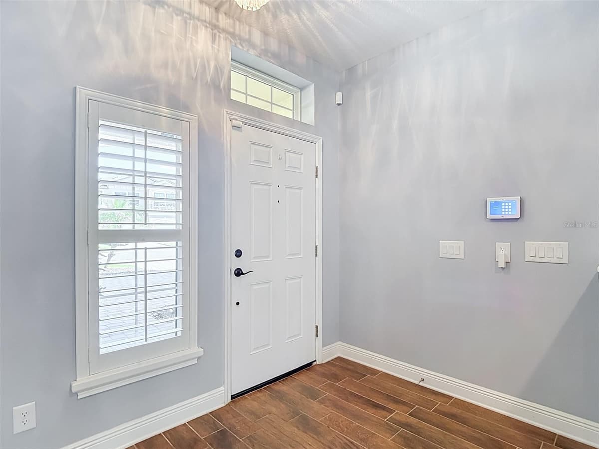 30305 SOUTHWELL LANE — photo 7 of 48