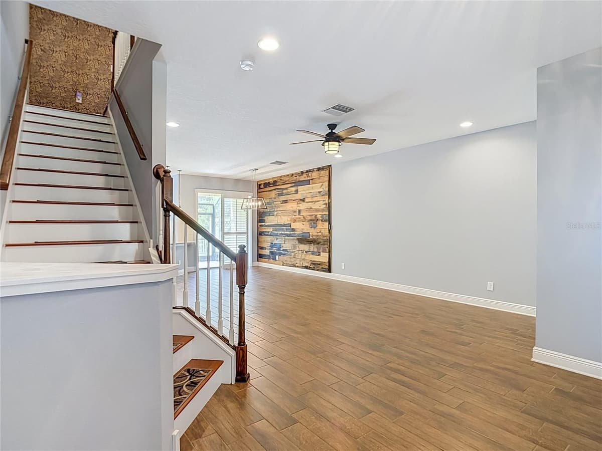 30305 SOUTHWELL LANE — photo 9 of 48