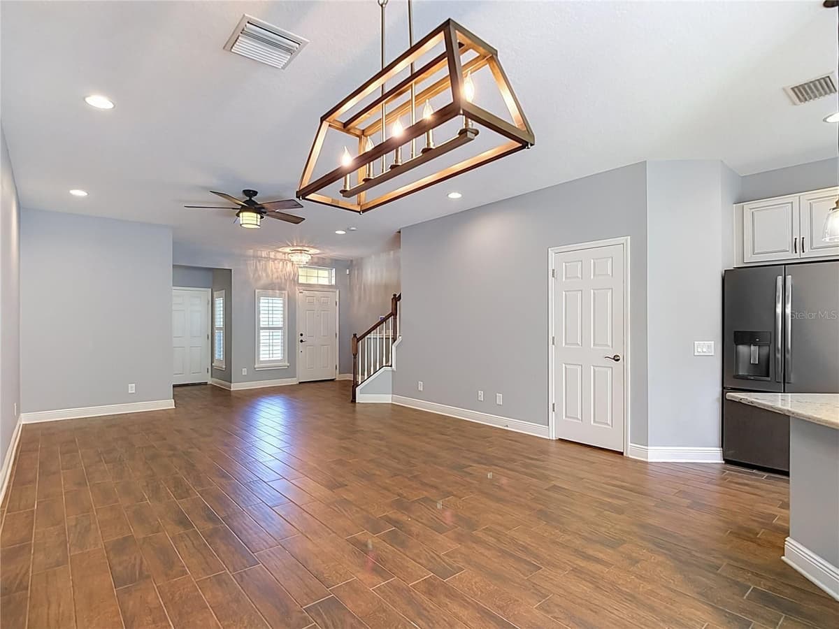 30305 SOUTHWELL LANE — photo 13 of 48