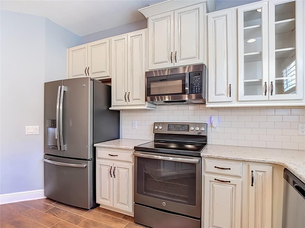 30305 SOUTHWELL LANE — photo 18 of 48
