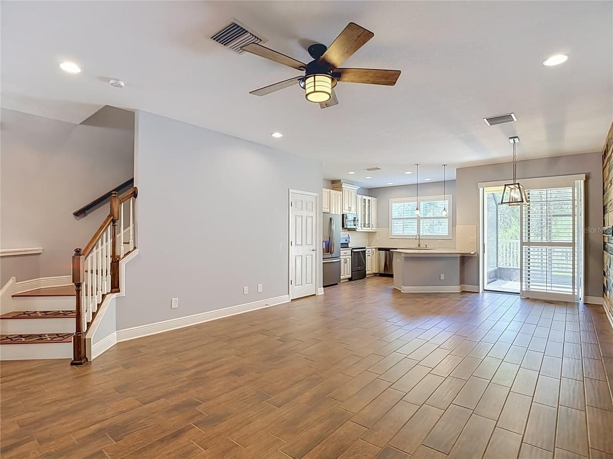 30305 SOUTHWELL LANE — photo 11 of 48