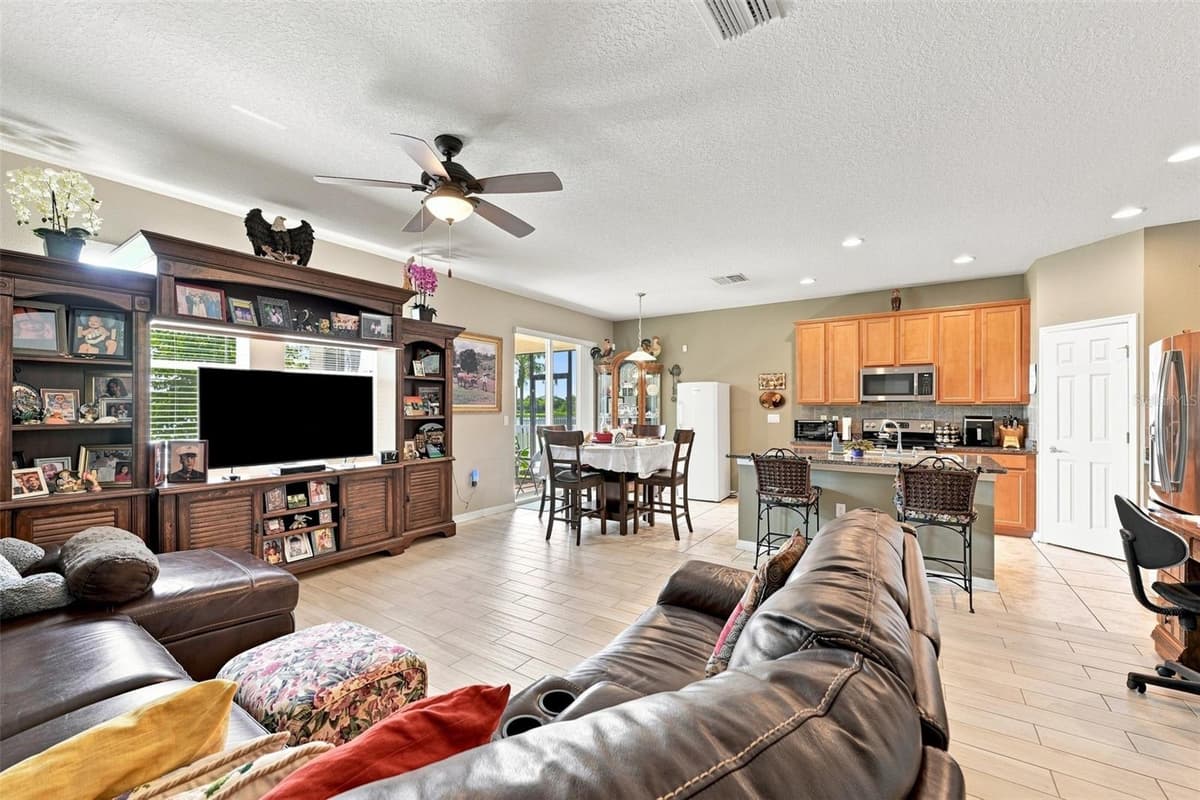 803 PARKER DEN DRIVE — photo 7 of 38
