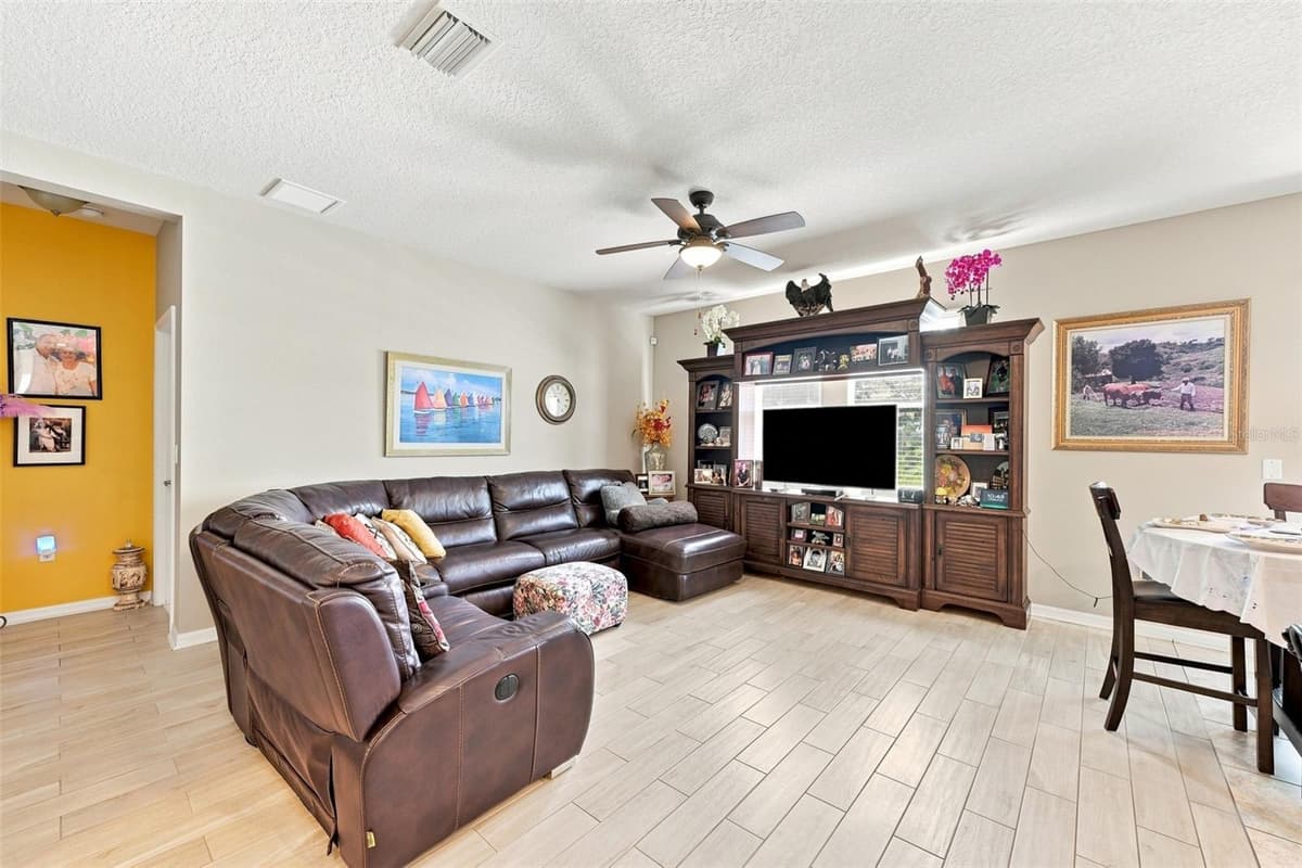803 PARKER DEN DRIVE — photo 8 of 38