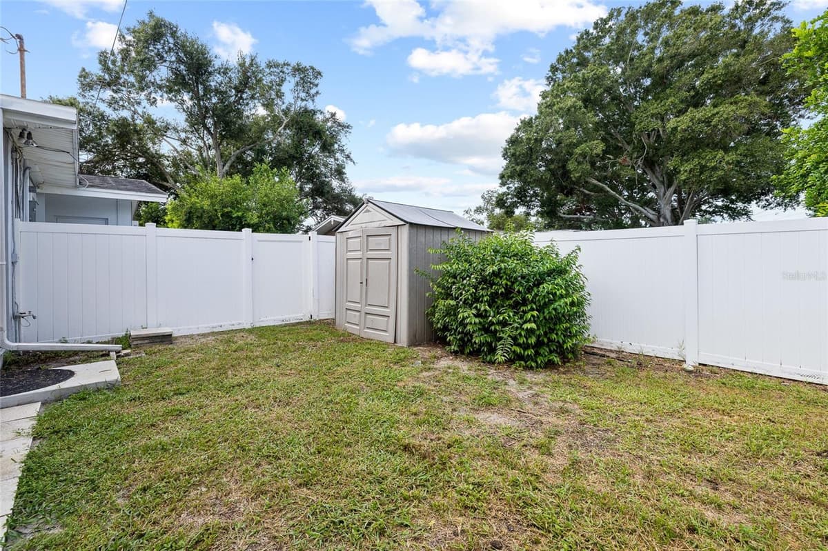 1394 BELLEVUE BOULEVARD — photo 46 of 53