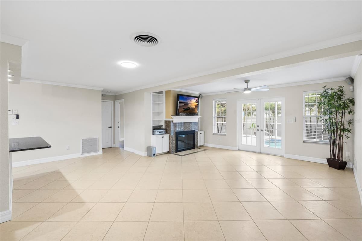 1394 BELLEVUE BOULEVARD — photo 4 of 53