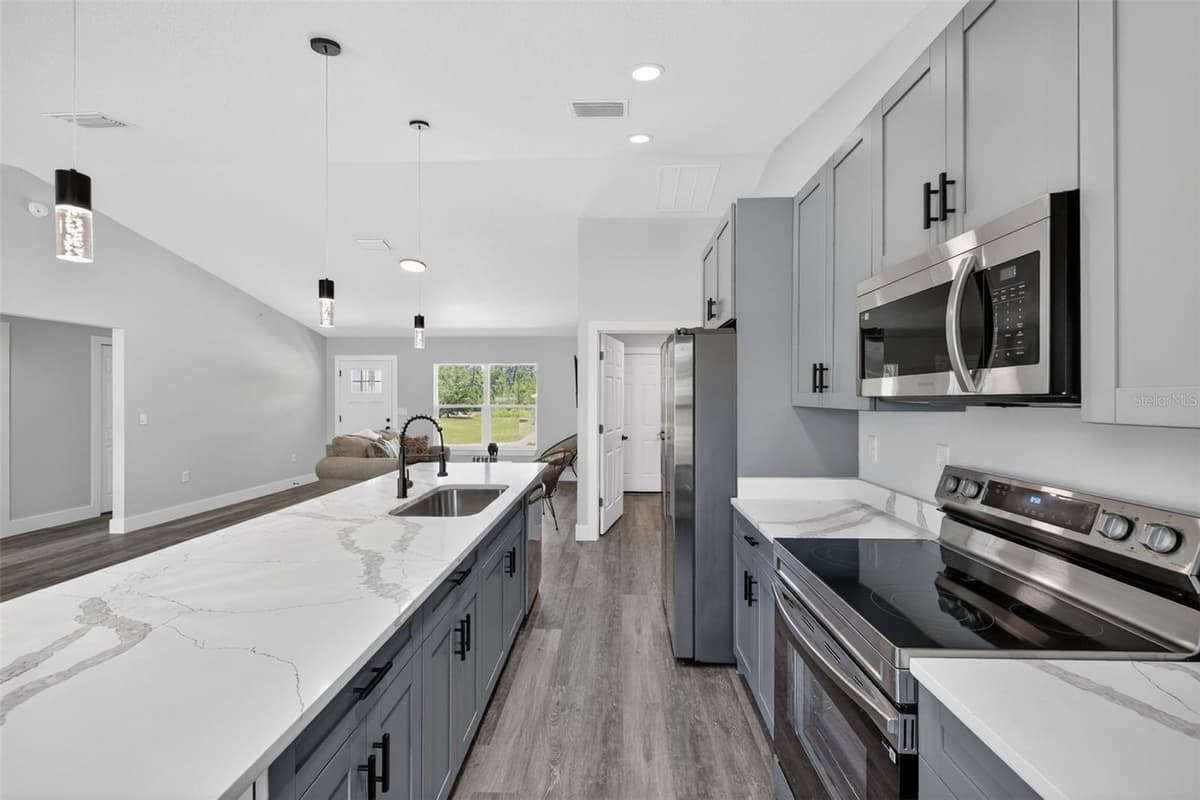 2107 IVY PLACE — photo 17 of 37
