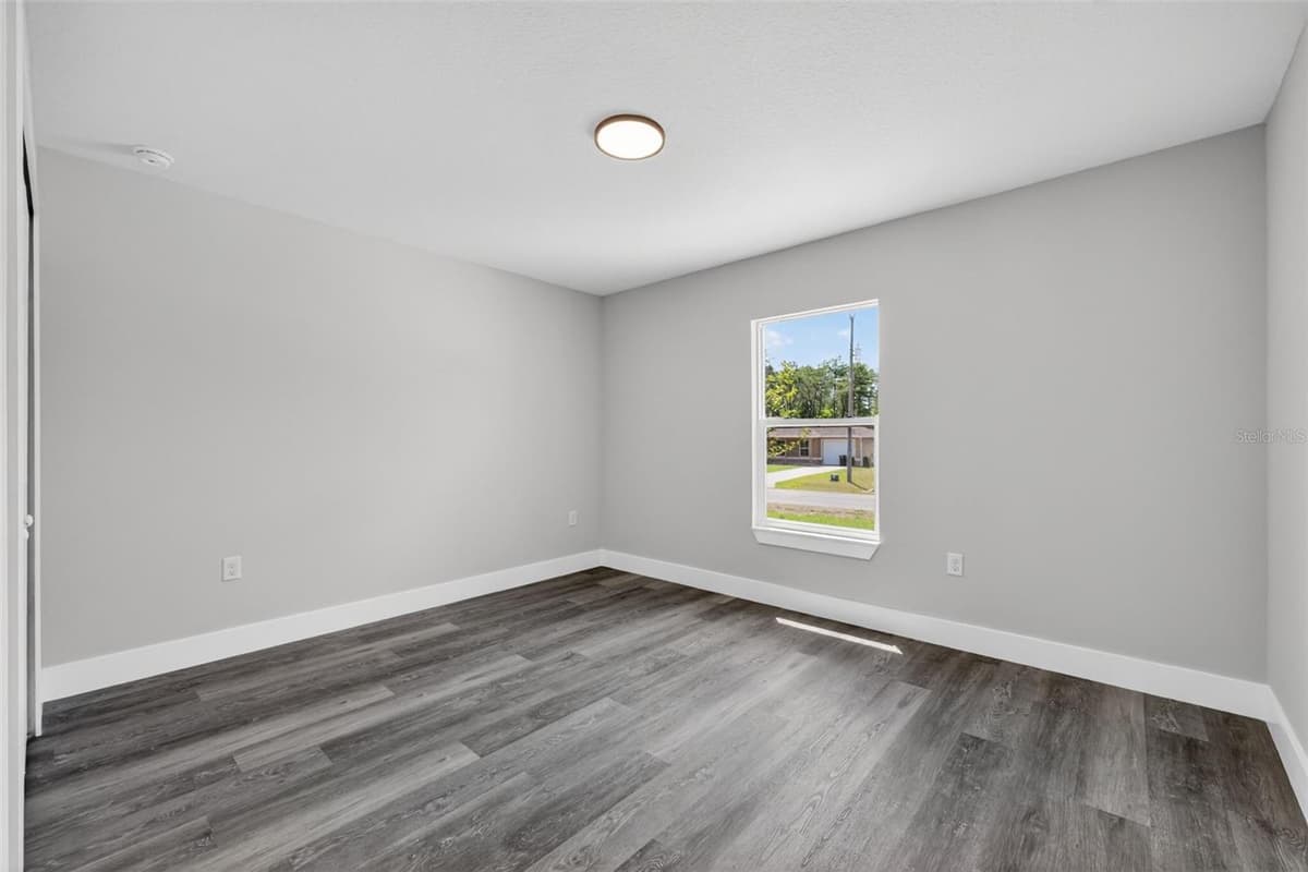 2107 IVY PLACE — photo 32 of 37