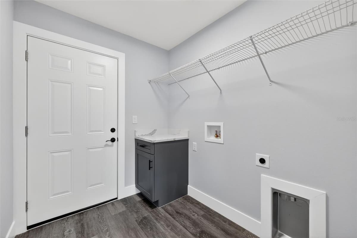 2107 IVY PLACE — photo 34 of 37