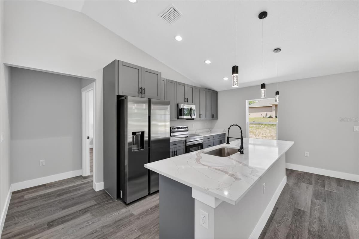 2107 IVY PLACE — photo 15 of 37