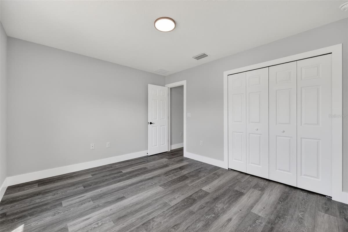 2107 IVY PLACE — photo 33 of 37