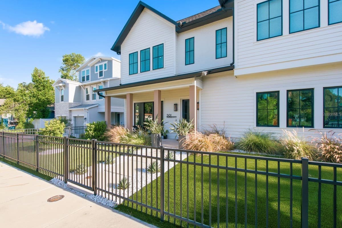 501 WARREN AVENUE — photo 4 of 58