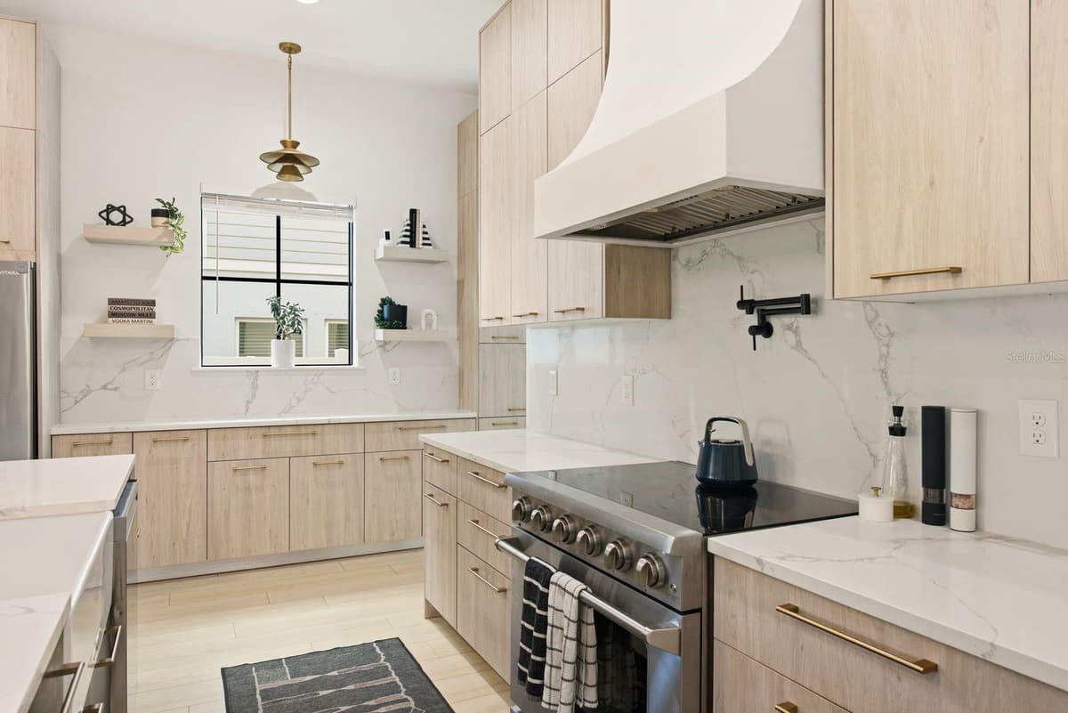 501 WARREN AVENUE — photo 19 of 58