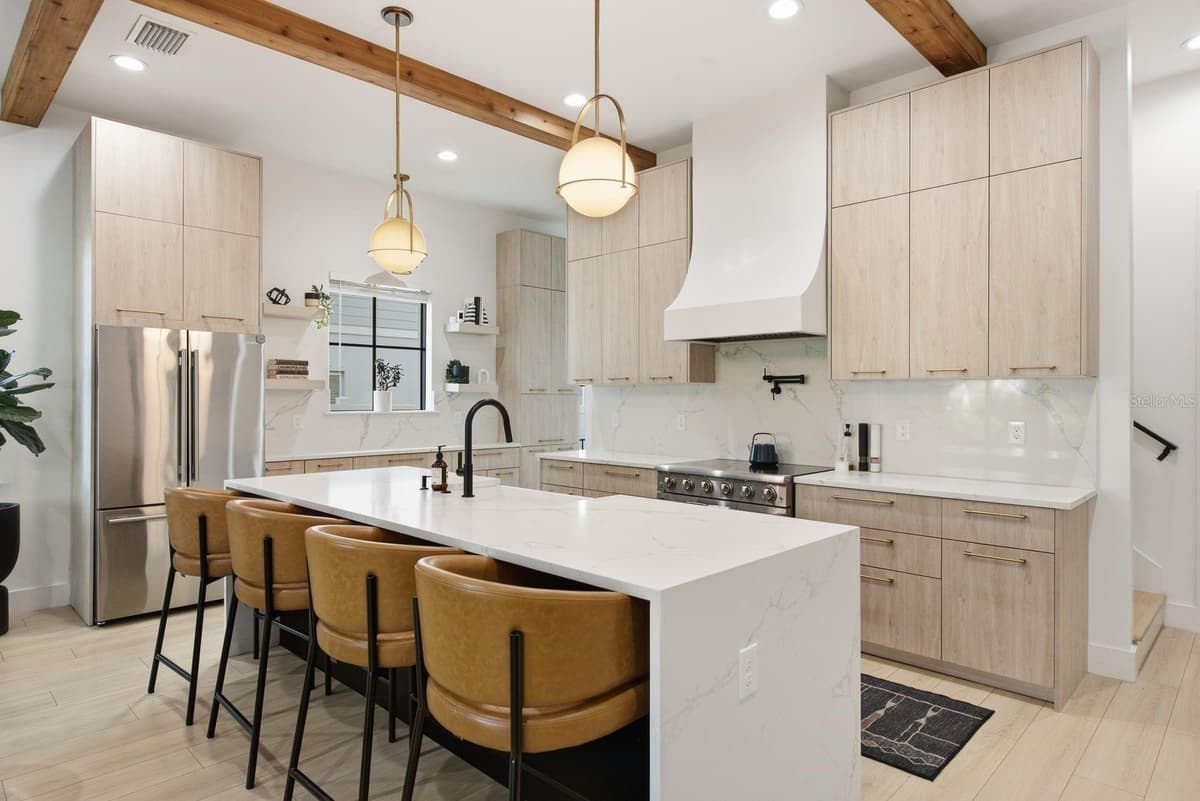 501 WARREN AVENUE — photo 16 of 58