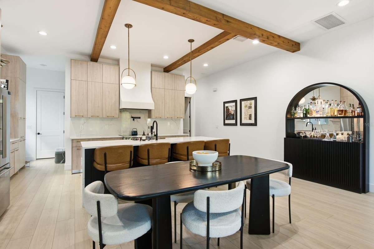501 WARREN AVENUE — photo 14 of 58