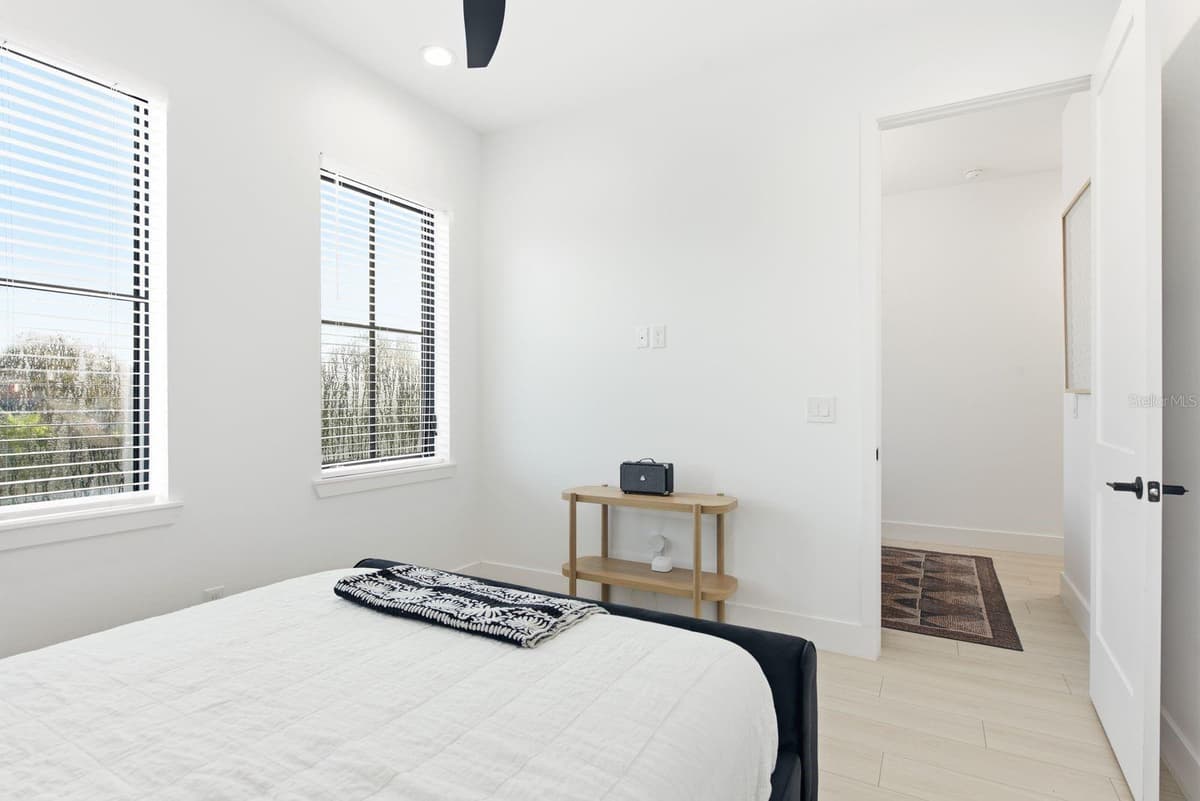 501 WARREN AVENUE — photo 37 of 58