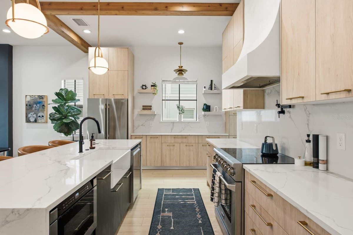 501 WARREN AVENUE — photo 18 of 58