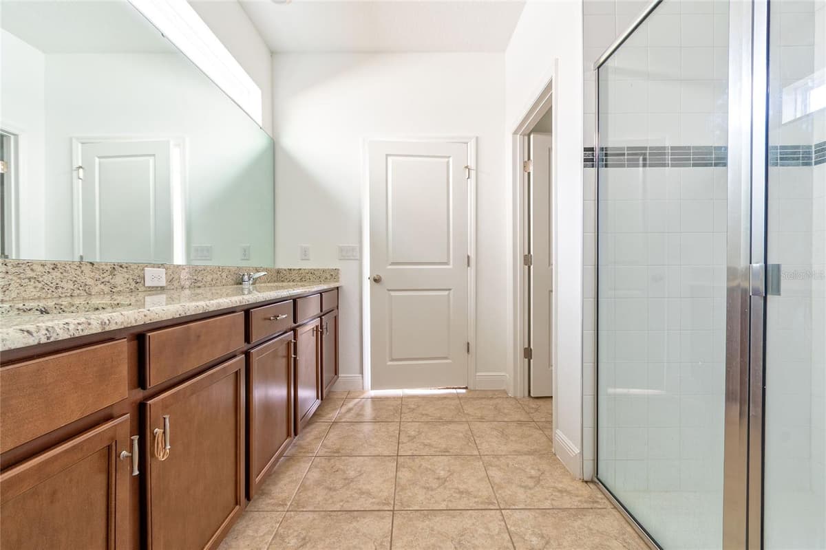 14815 MILFOIL AVENUE — photo 19 of 33