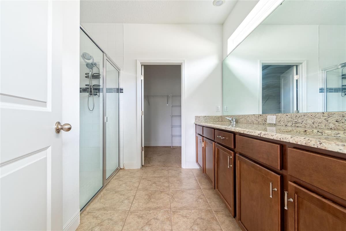 14815 MILFOIL AVENUE — photo 18 of 33