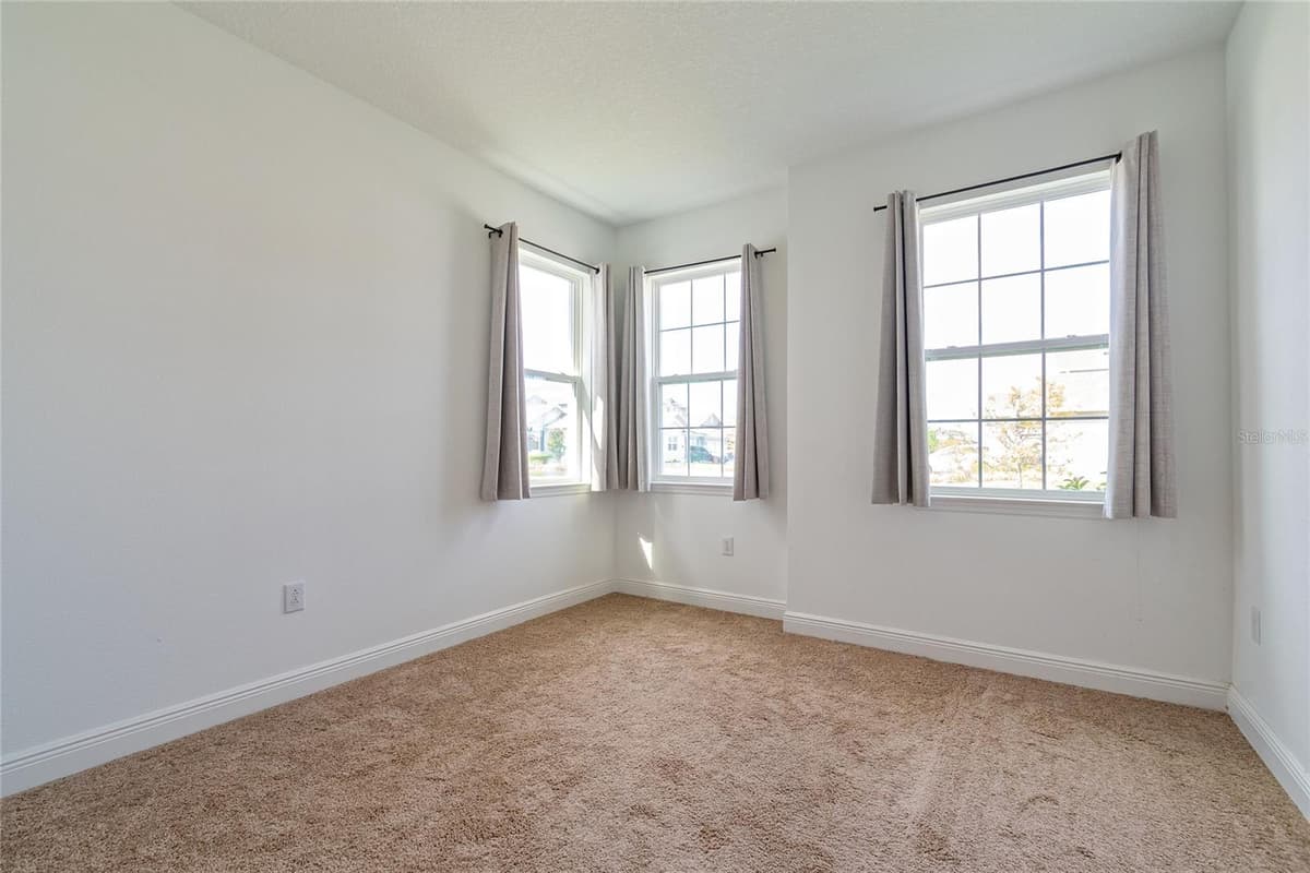 14815 MILFOIL AVENUE — photo 16 of 33