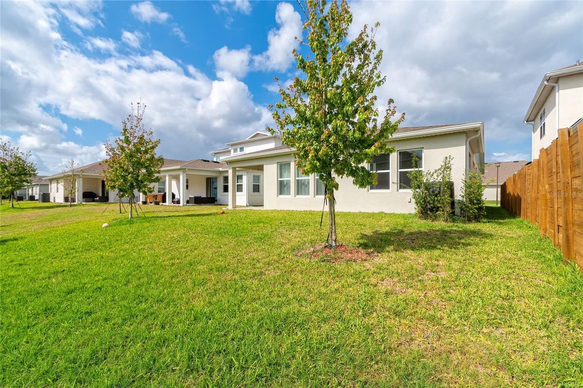 14815 MILFOIL AVENUE — photo 5 of 33