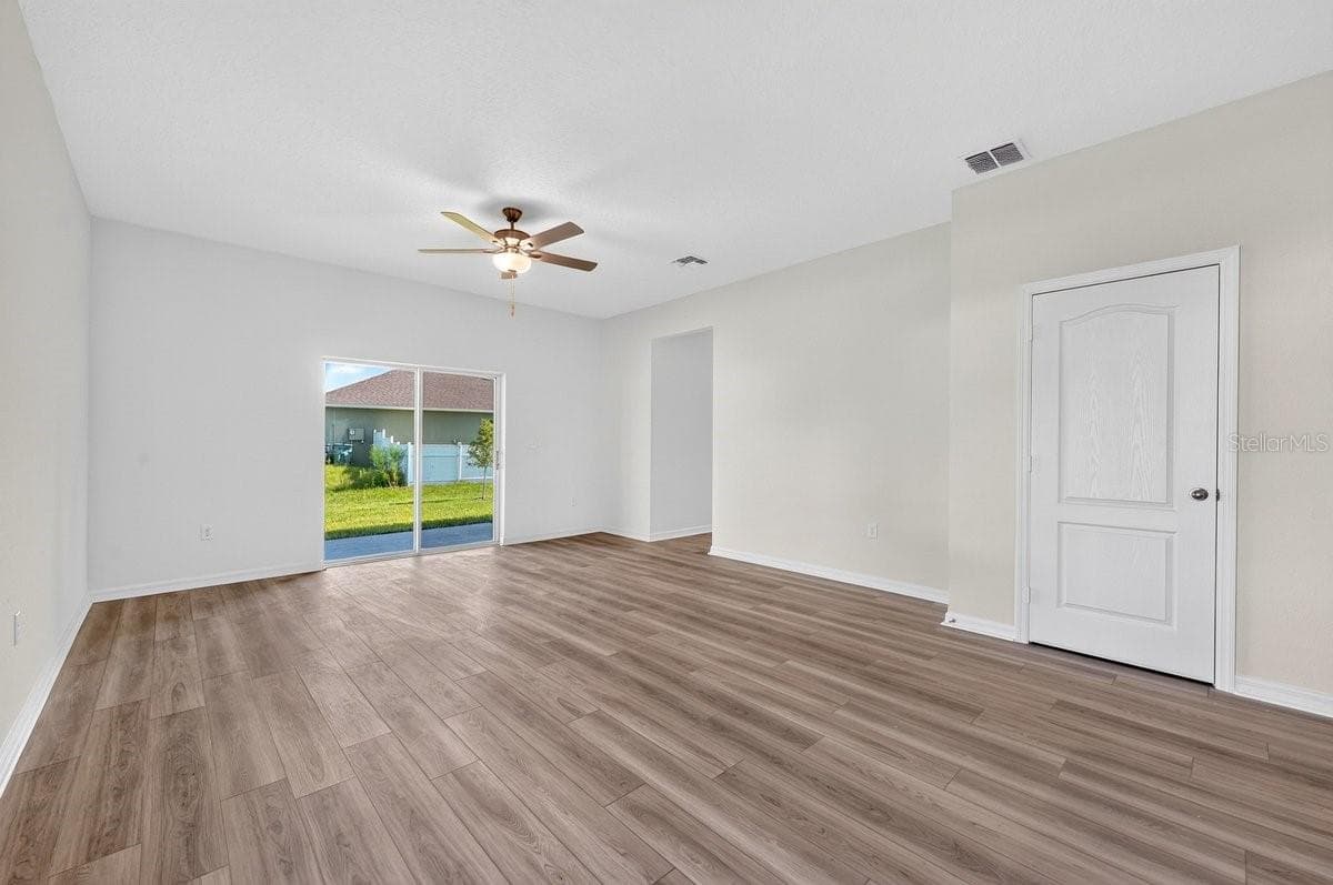 1699 WHIPPLE DRIVE — photo 8 of 37