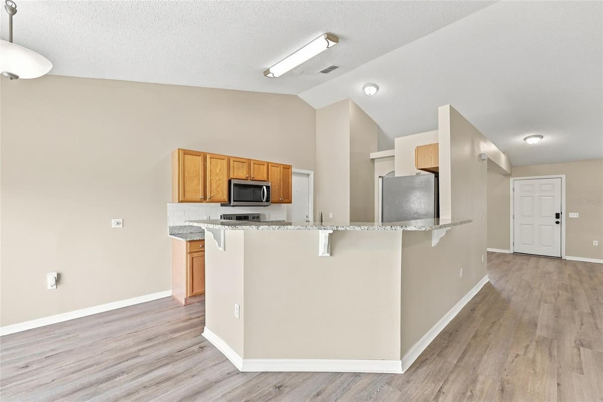 1346 DUNBARTON COURT — photo 7 of 34