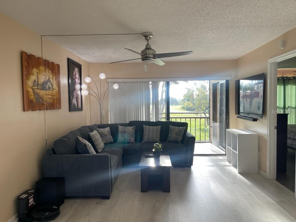 6210 SUN BOULEVARD — photo 8 of 20