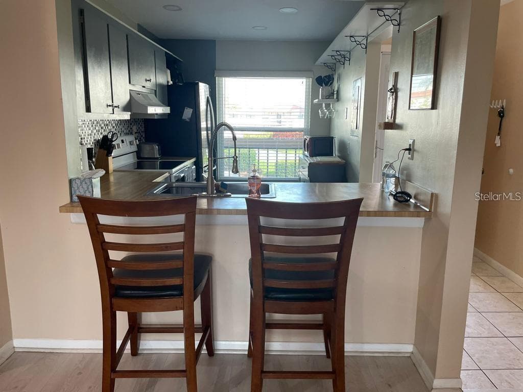 6210 SUN BOULEVARD — photo 7 of 20