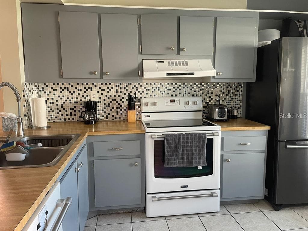 6210 SUN BOULEVARD — photo 5 of 20