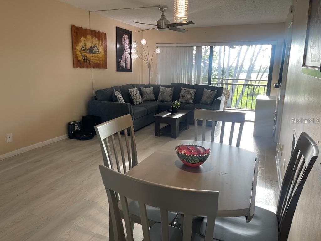 6210 SUN BOULEVARD — photo 15 of 20