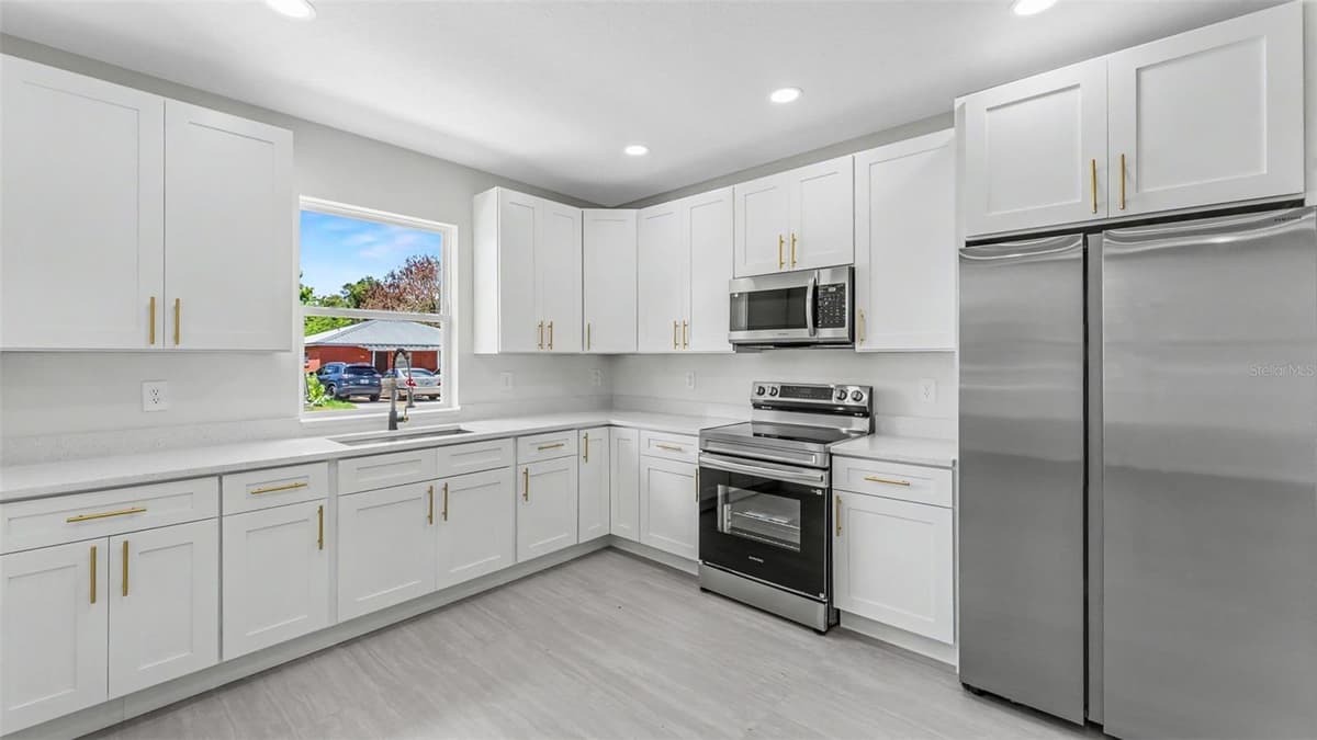 46 ASH STREET — photo 3 of 39