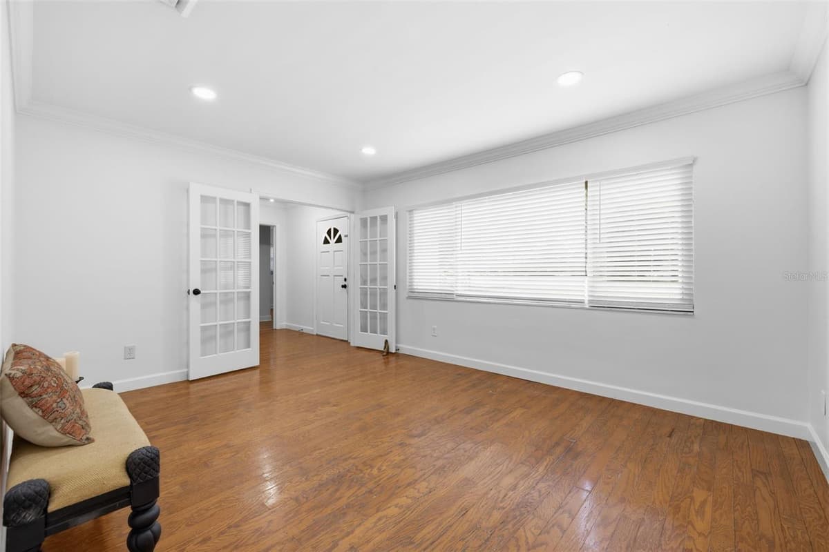 331 SUNNYSIDE ROAD — photo 7 of 47