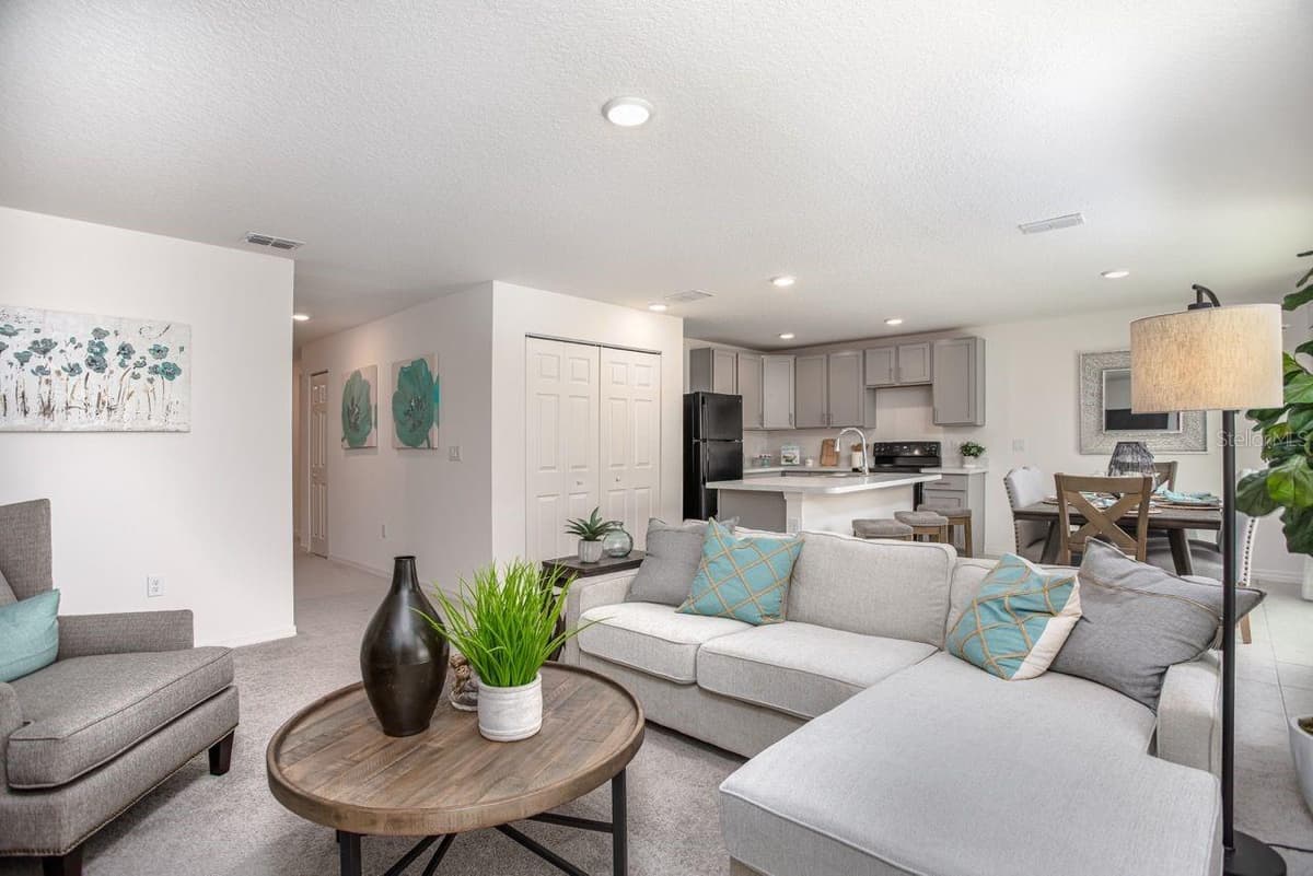 3104 MANDRELL AVENUE — photo 10 of 21