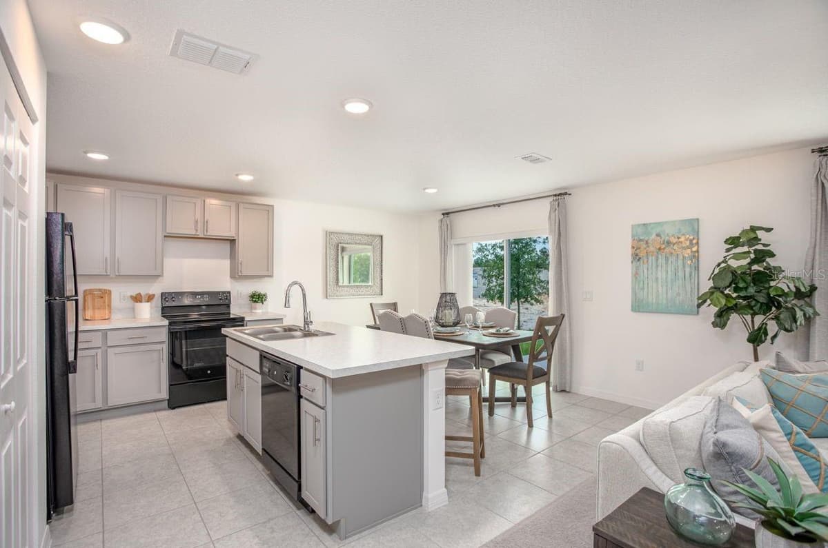 3104 MANDRELL AVENUE — photo 3 of 21