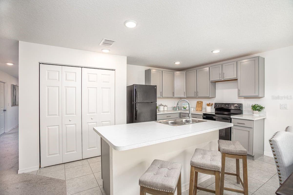 3104 MANDRELL AVENUE — photo 4 of 21