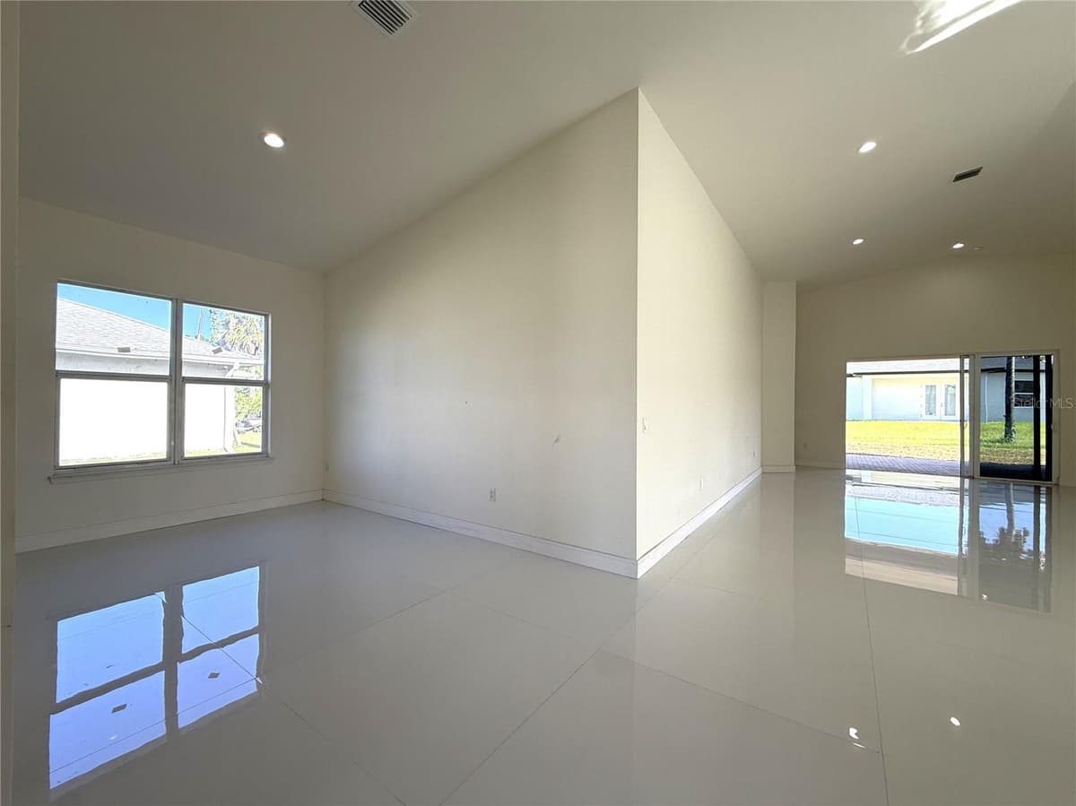 16443 HILLSBOROUGH BOULEVARD — photo 15 of 73